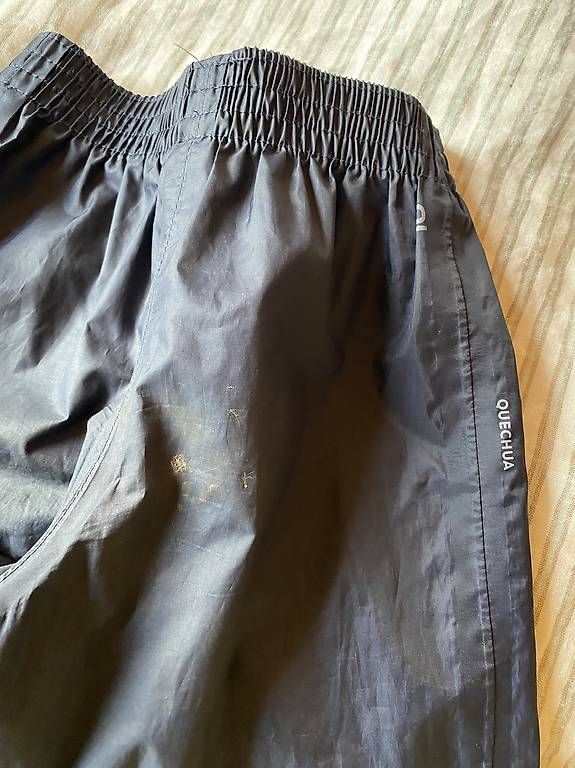 Decathlon Pantaloni: Regenhose Quechua 92 – Usato da Happerswil venduto da angela_schlatt 2