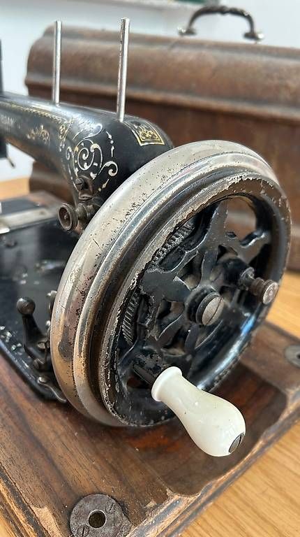 Nähmaschinen: antike Nähmaschine – Gebraucht aus Rotkreuz von jg41_bruno 1