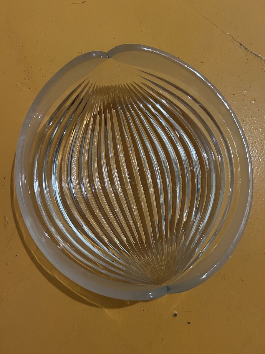 Ciotole: A Big Elegant Crystal Glass Bowl – Usato da Genève venduto da Noemie.wrmsi