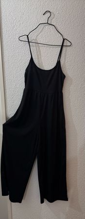 Jumpsuit schwarz mit Spaghettitrger gutem Zustand