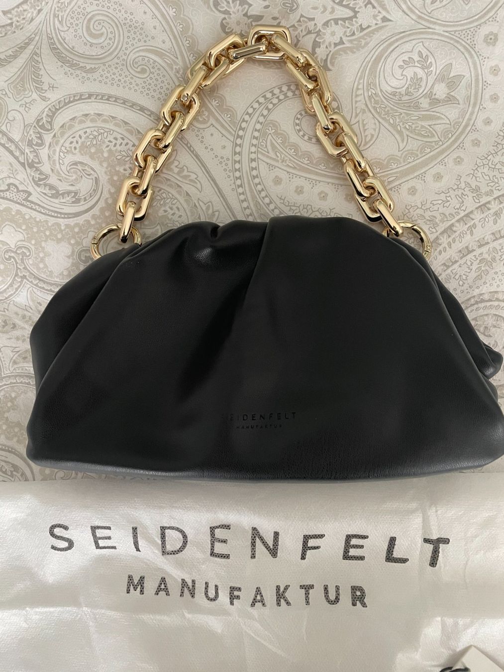 Borse da donna: Seidenfelt Handtasche schwarz-gold – Usato da Muttenz venduto da einfach-schoen