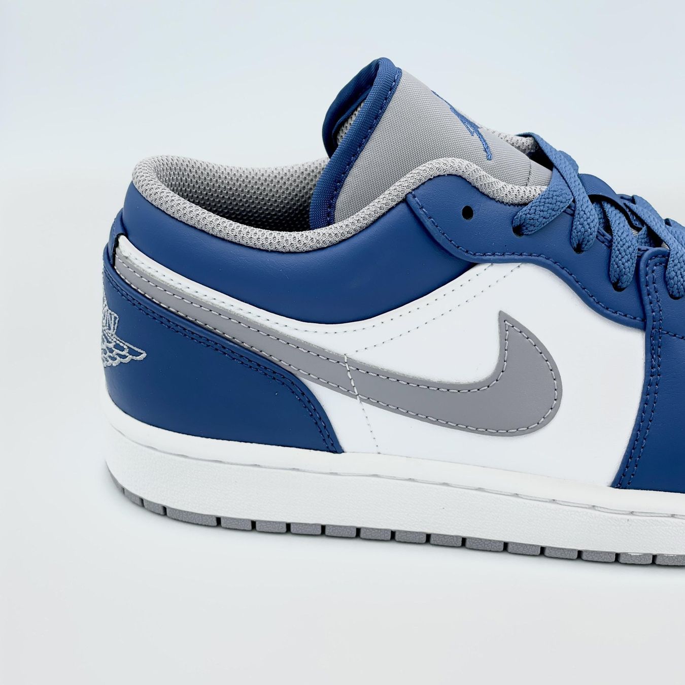 Jordan Herrenschuhe: Nike Air Jordan 1 Low True Blue Grey EU 36.5 – Neu und originalverpackt aus Erlinsbach von sasneakers 3