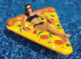 Schwimmendes Pizzastück Luftmatratze 177x147x30 cm