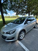 Opel Astra J 1.4 Turbo Kombi hellgrau 2016 gebraucht