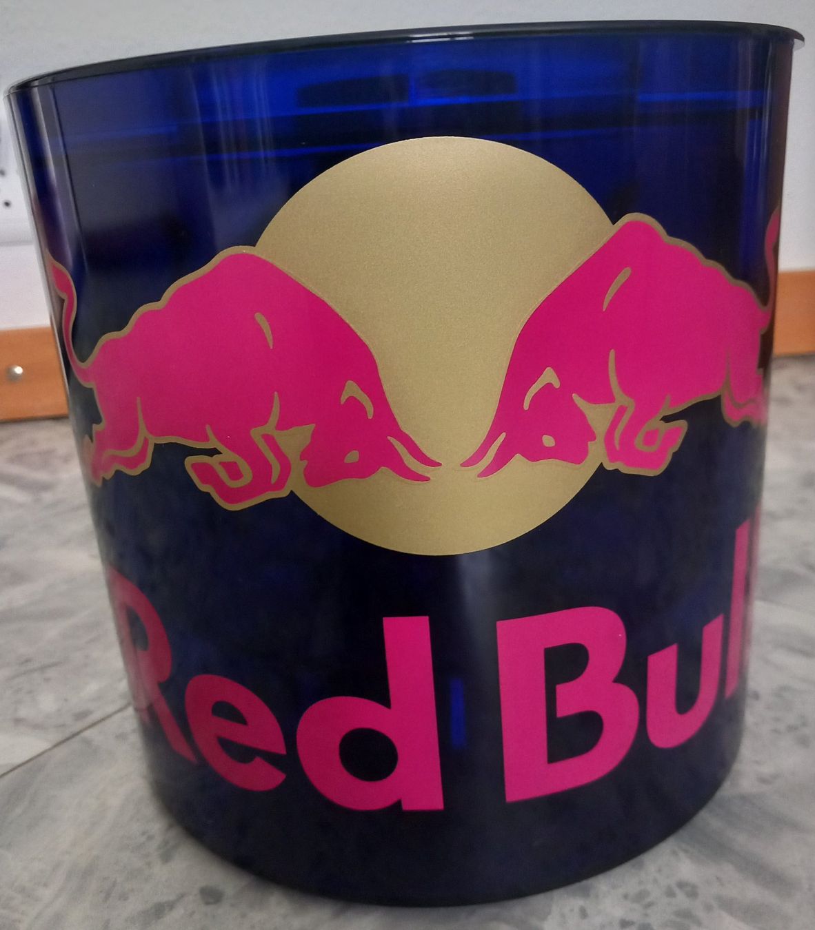 Frigoriferi & Refrigeratori: Red Bull Eiskübel - Neu – Nuovo e nell'imballaggio originale da Lindau venduto da san_kg2j
