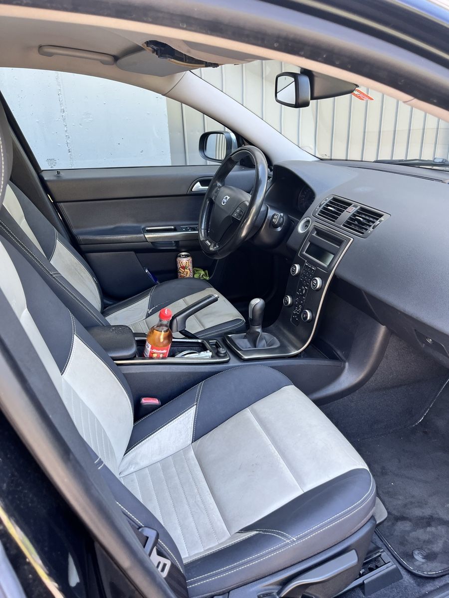 Volvo Automobili: Volvo V50 D2 R-Design – Usato da Thun venduto da soeep 5