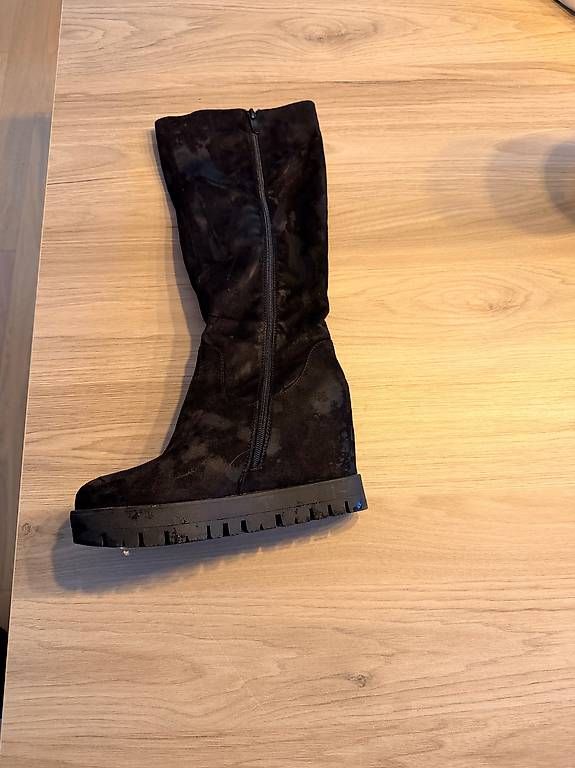 Scarpe da donna: Stiefel mit Keilabsatz – Usato da Bözberg venduto da van_52qk 4