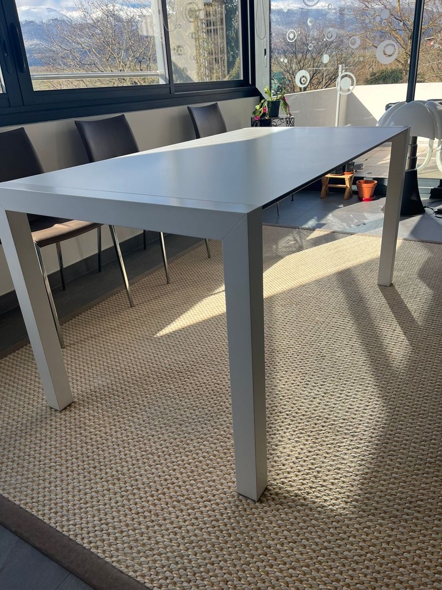 Tavoli: Table extensible Kristalia Sushi alucompact – Usato da Satigny venduto da ThalE