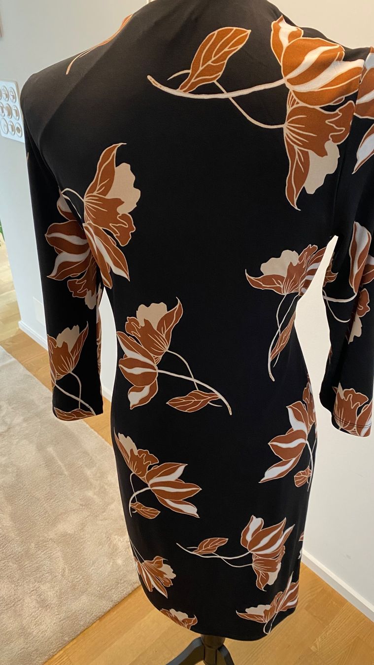 Comma Kleider: Kleid mit Blumenmuster – Gebraucht aus Starrkirch-Wil von sclupain 2