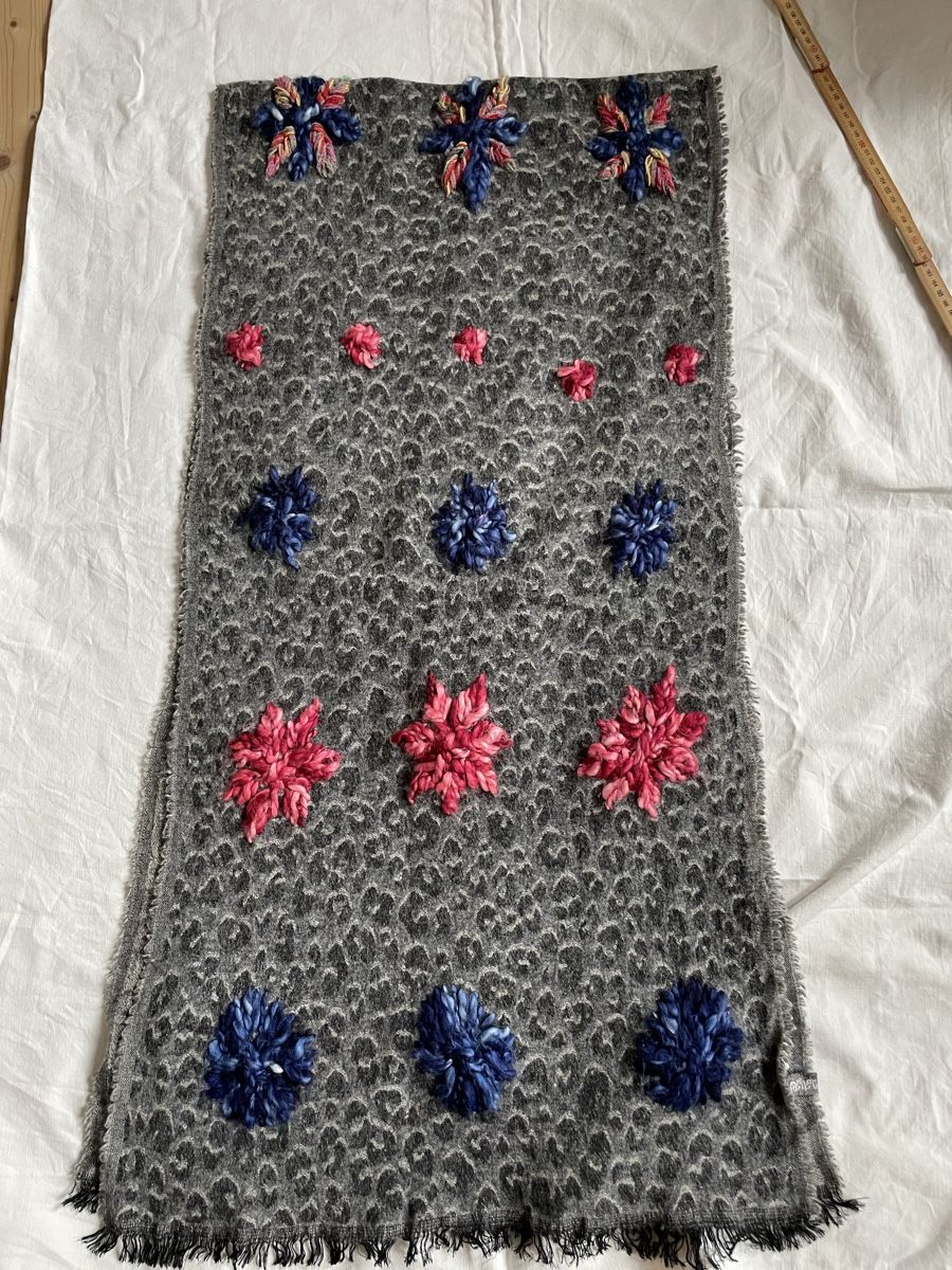 Foulard & Sciarpe: Schal aus 100 % Wolle CACHET – Usato da Biel/Bienne venduto da ilariareda