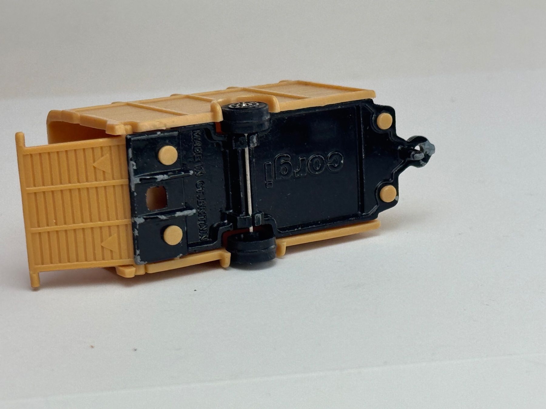 Corgi Toys Modellini d'auto: GB3- Corgi Pferdeanhänger – Usato da Elm venduto da Wikmtz 2