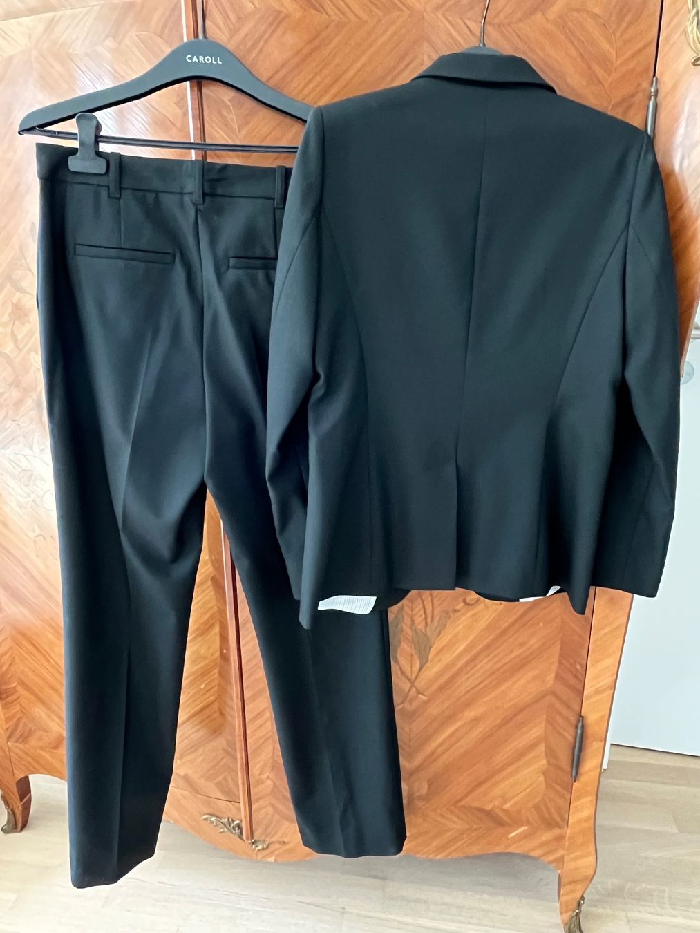 Caroll Completi & Tailleur: Tailleur Caroll Noir – Usato da Chêne-Bougeries venduto da lis_cww5 1