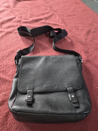 Umhaengetasche Leder schwarz Marke NAVYBOOT guter Zustand