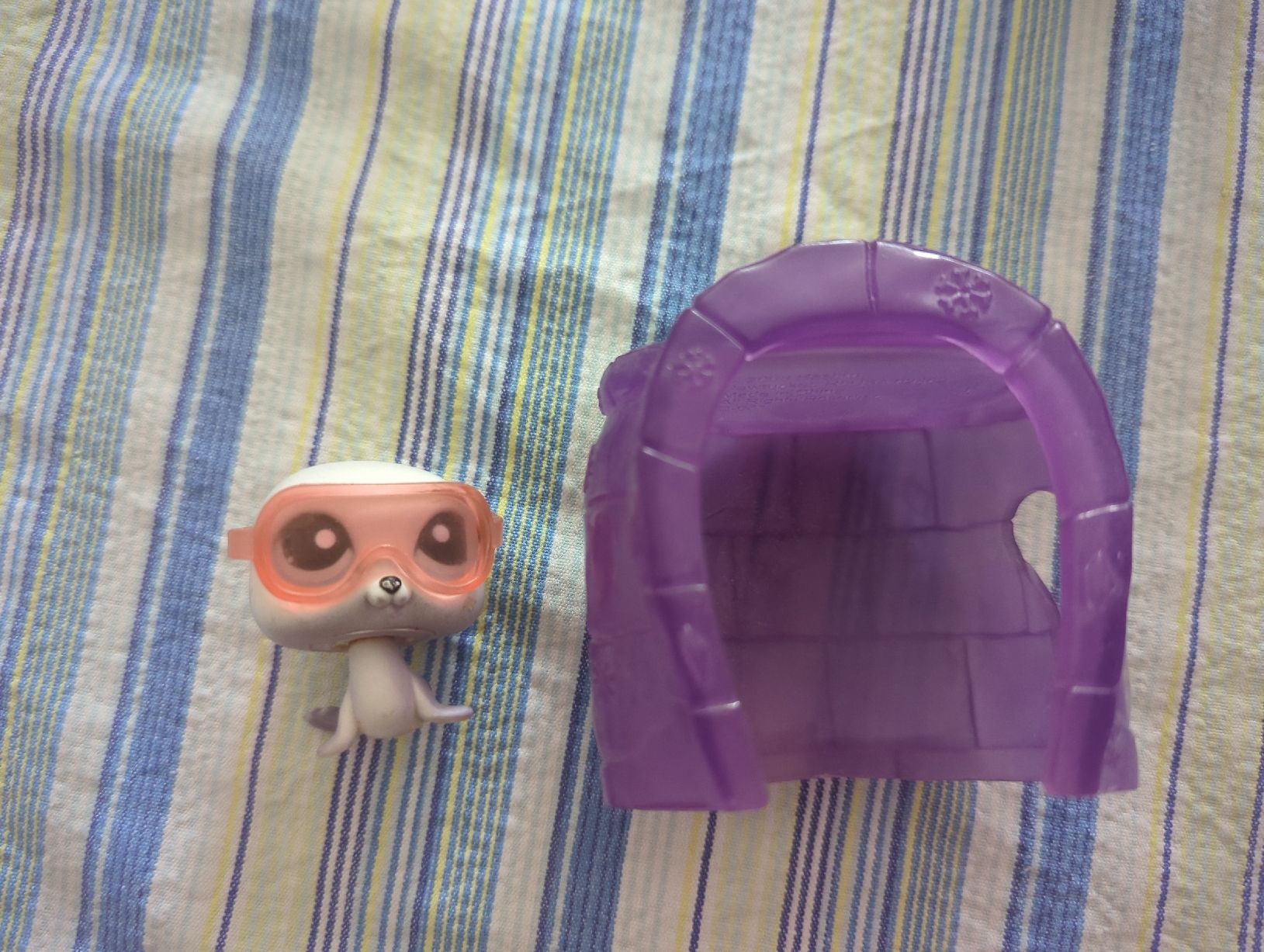 Littlest Pet Shop Giocattoli: Littlest Pet Shop Seehund mit Iglu – Usato da Kloten venduto da sop_zxc9 1