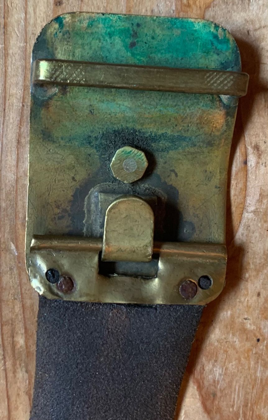 Cinture: Uralter Ledergürtel mit Messingschnalle – Usato da Goldingen venduto da Bergler012 3