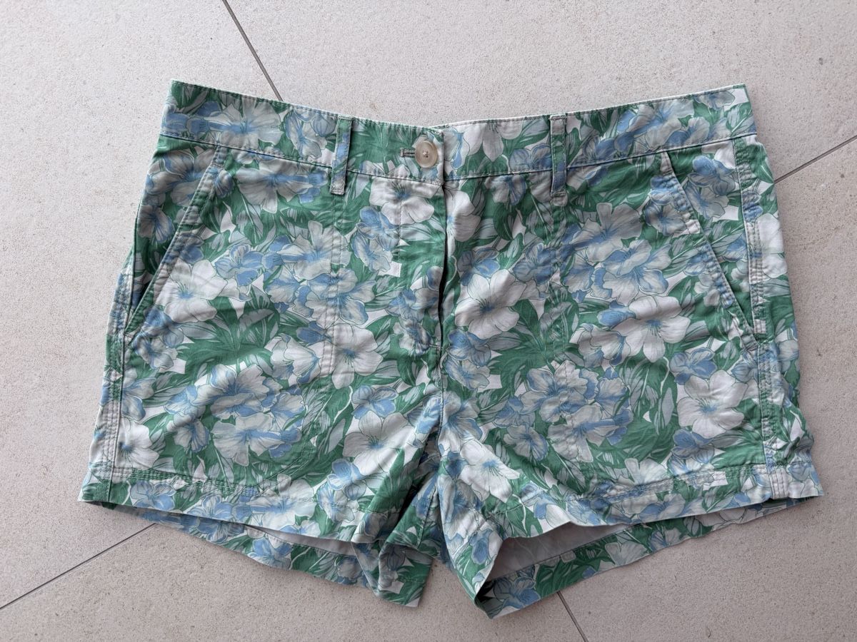 Zara Hosen: ZARA Shorts Gr M  – Gebraucht aus Zug von kow_6xr6