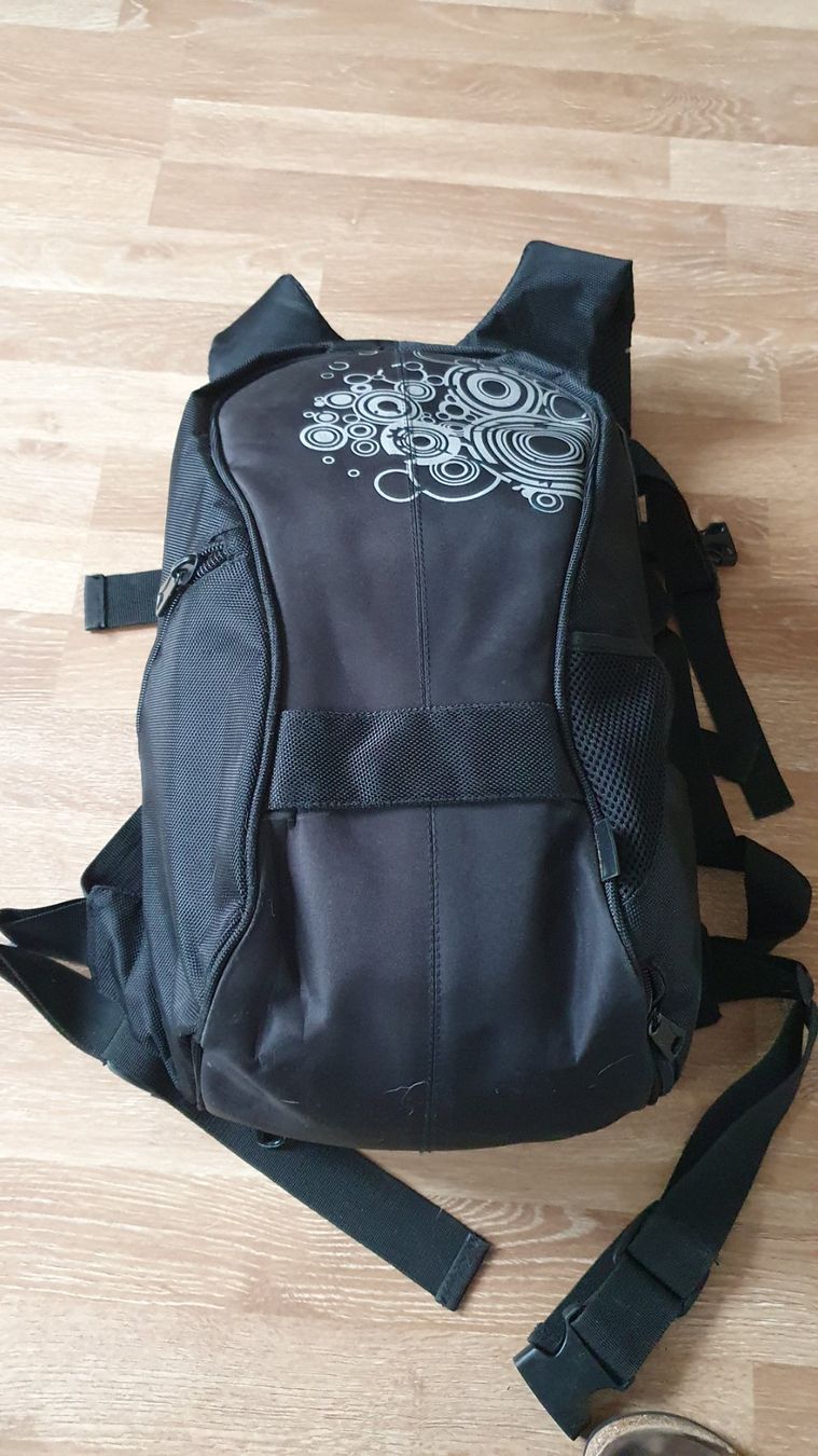 Zaini: Kamera Rucksack mit Regenschutz – Usato da Lohn SH venduto da Lillyfee2020