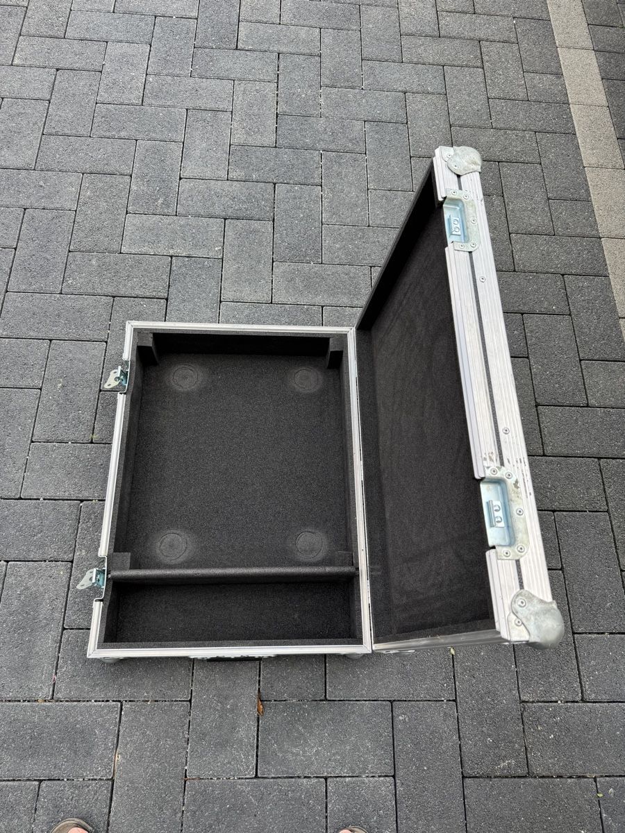Valigie: Technics Flightcase gebrauchter Zustand – Usato da Rüdtligen venduto da Blibxsung 1