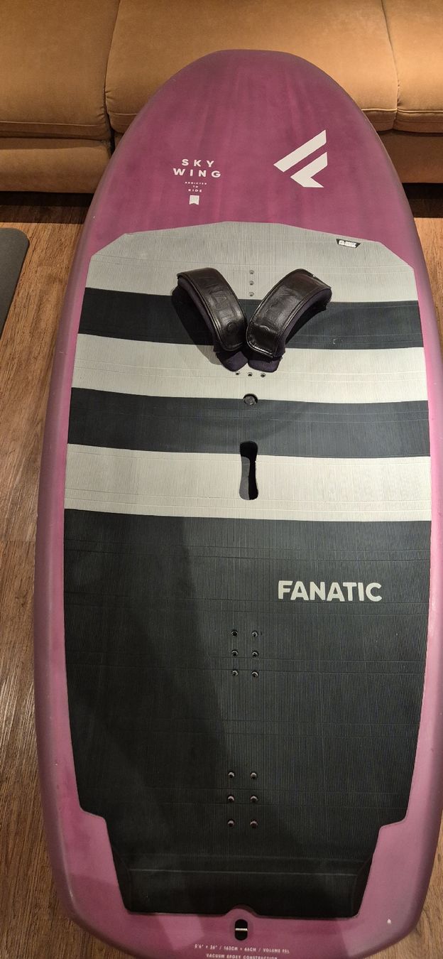 Duotone Surfboards & Schwimmbrette: Fanatic Foilboard Sky Fly 95Ltr. – Gebraucht aus Möhlin von fquagliati