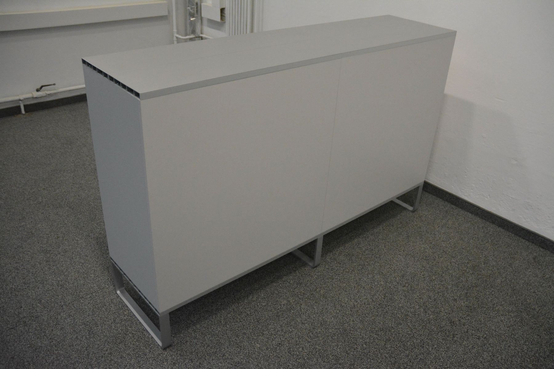 Scaffali: Denz D3 Sideboard 2-OH Hellgrau - 1600mm - mit Schlüssel – Usato da Schönenwerd venduto da mcofficeshop 3