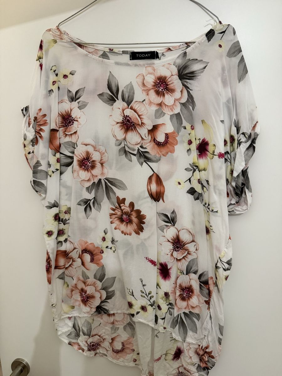 T-shirt: Blumen Shirt L/XL – Usato da Goldingen venduto da Wibli96