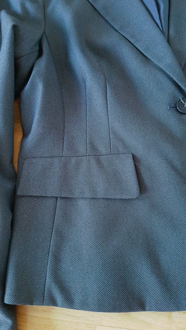 Giacche: Elégant blazer ajusté – Nuovo (secondo la descrizione) da Le Mont-sur-Lausanne venduto da olatiu 3