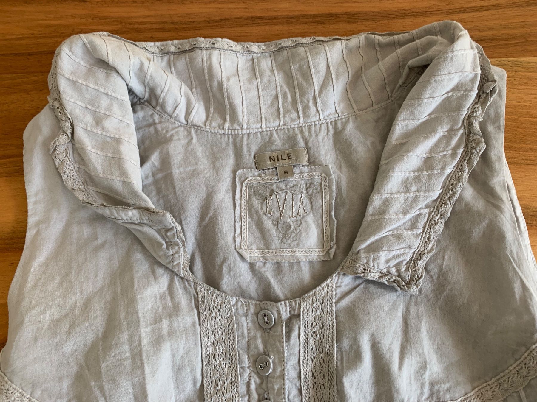 Nile Top: NILE herziges  Sommertop / Blusenshirt Gr. S – Usato da Meiringen venduto da Sheyene 1