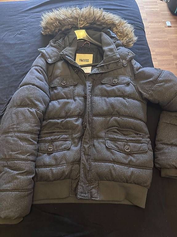 Tommy Hilfiger Giacche: Tommy Hilfiker Winterjacke XL – Usato da Basel venduto da marzgi-basel