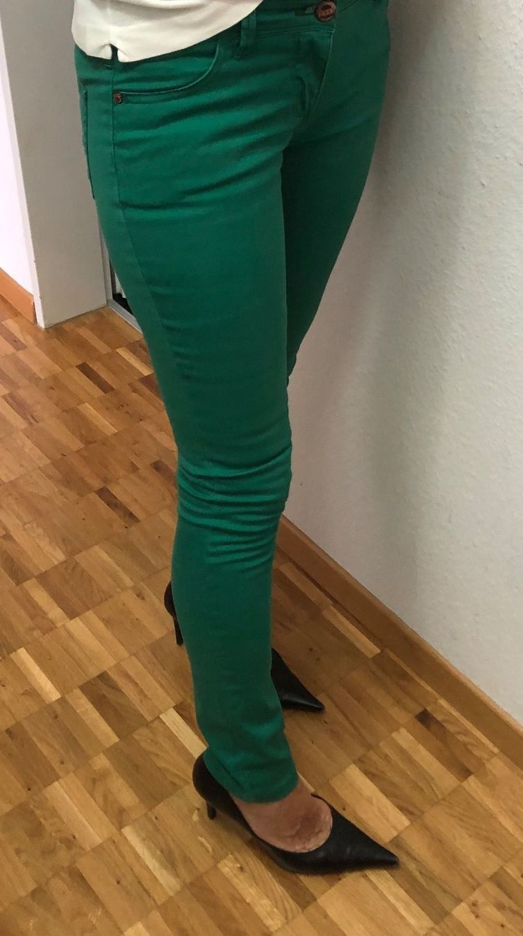 Jeans: Jeans  Grün Gr. 40 – Nuovo e nell'imballaggio originale da Adliswil venduto da Jessik0