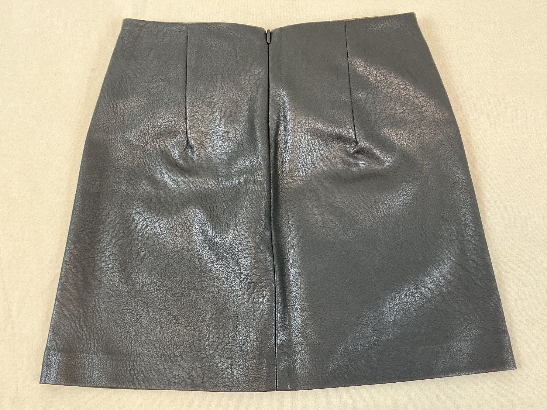 Stradivarius Kleider & Röcke: STRADIVARIUS Minirock schwarz Gr. 34 – Neu (gemäss Beschreibung) aus Richterswil von Restwert_Richterswil 1