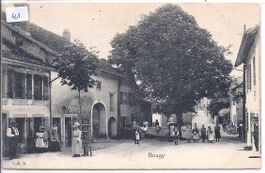 BOUGY, le centre du village  et le bureau de poste à droite