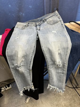 Coole destroyed Jeans, helle Waschung, Gr. XL, Sommer