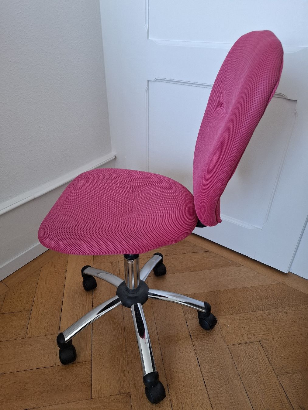 Stühle: Chaise de bureau rose réglable - excellent état – Gebraucht aus Neuchâtel von FloKo88 2