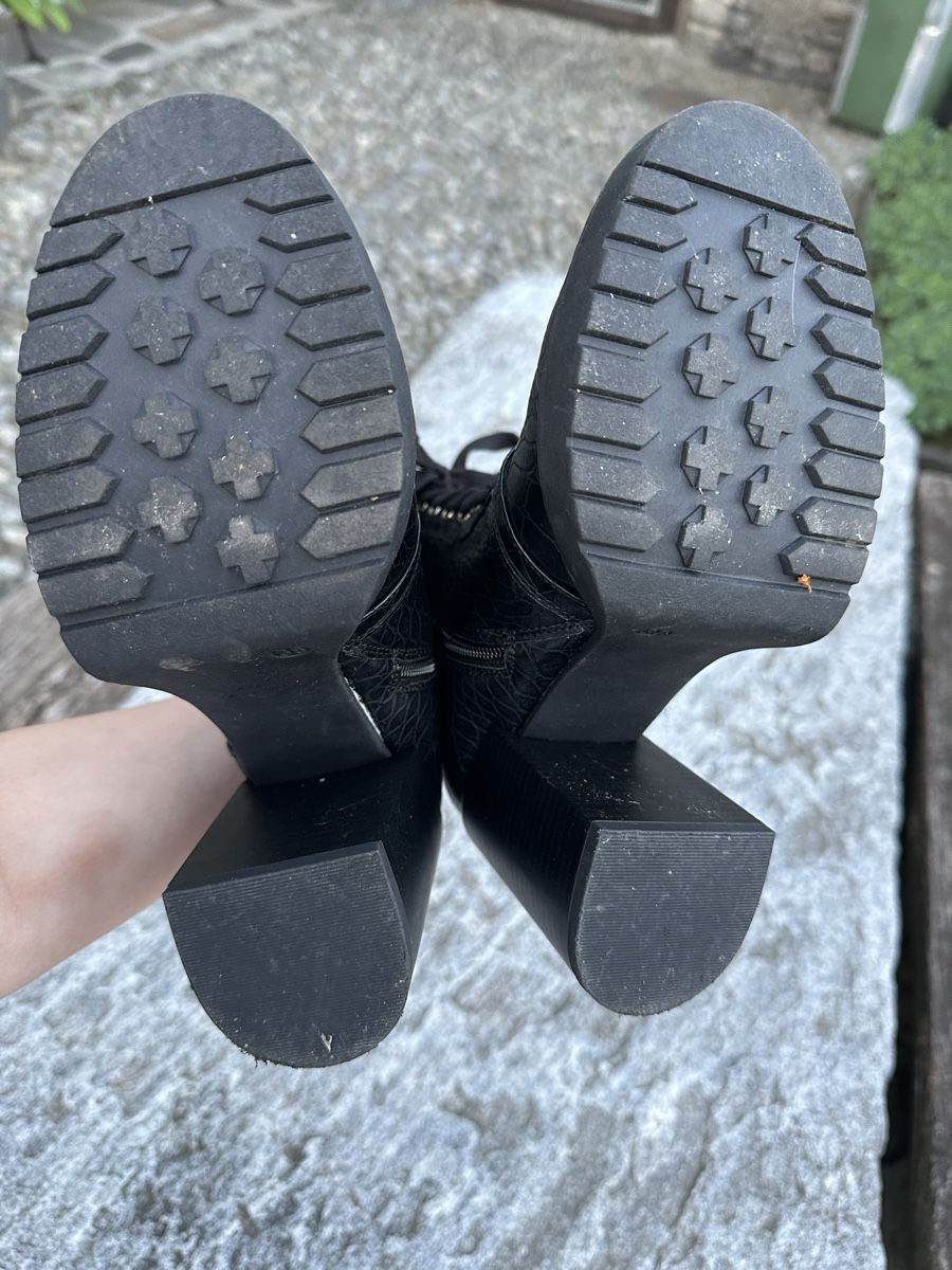 Scarpe da donna: Stivaletti 38 – Usato da Lostallo venduto da Essebii 3