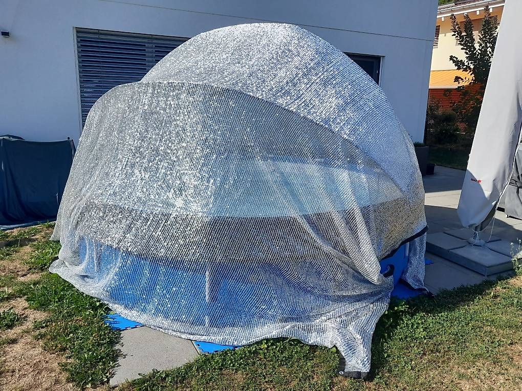 Bestway Piscine: Piscine 3m avec bâche, pompe et accessoires – Usato da Dombresson venduto da sar_5hkn