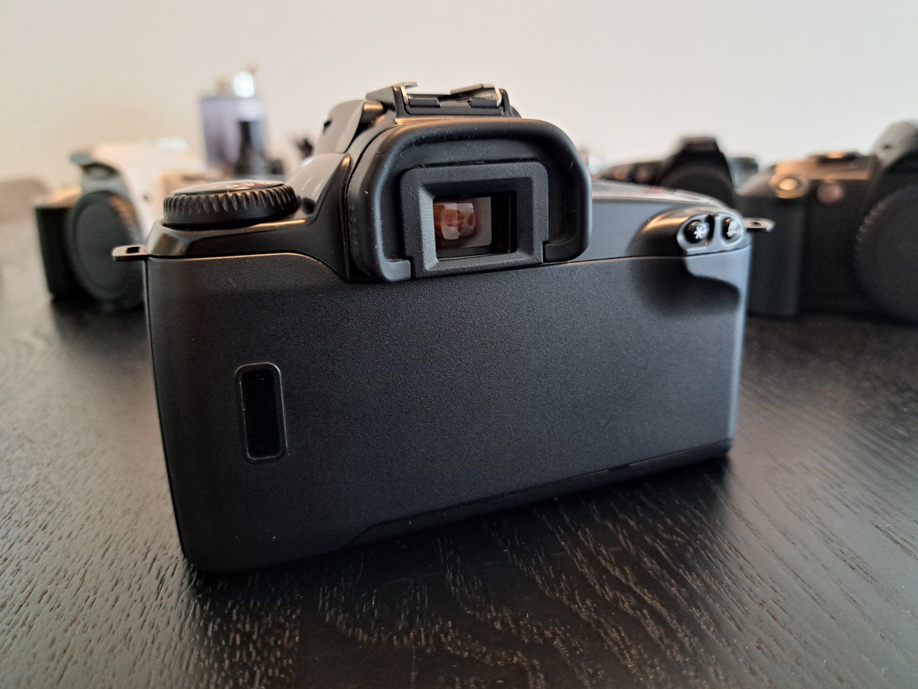 Canon Fotocamera: Canon Eos 3000 Spiegelreflex Kamera analog – Usato da Rotkreuz venduto da Babo21 1