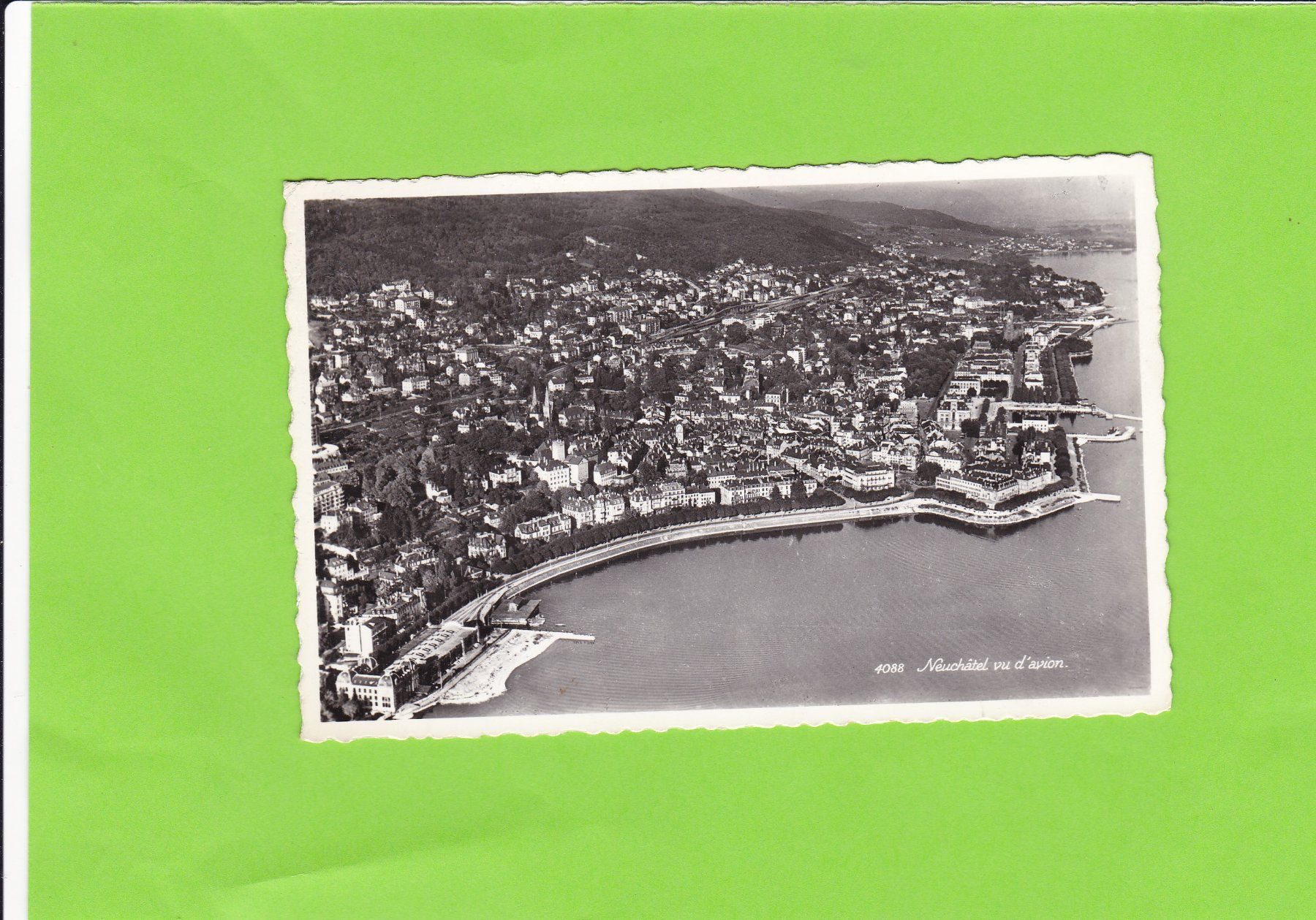 Cartoline postali: Neuchâtel-vu 'avion – Usato da St. Peterzell venduto da neckertal
