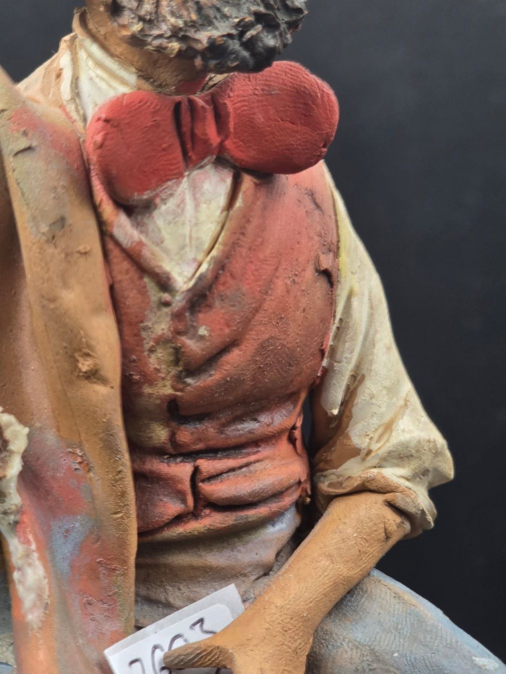 Statuette: Ton Figur sitzender Mann auf Weinfass, signiert – Usato da Rorschacherberg venduto da snOOpydOg11 9