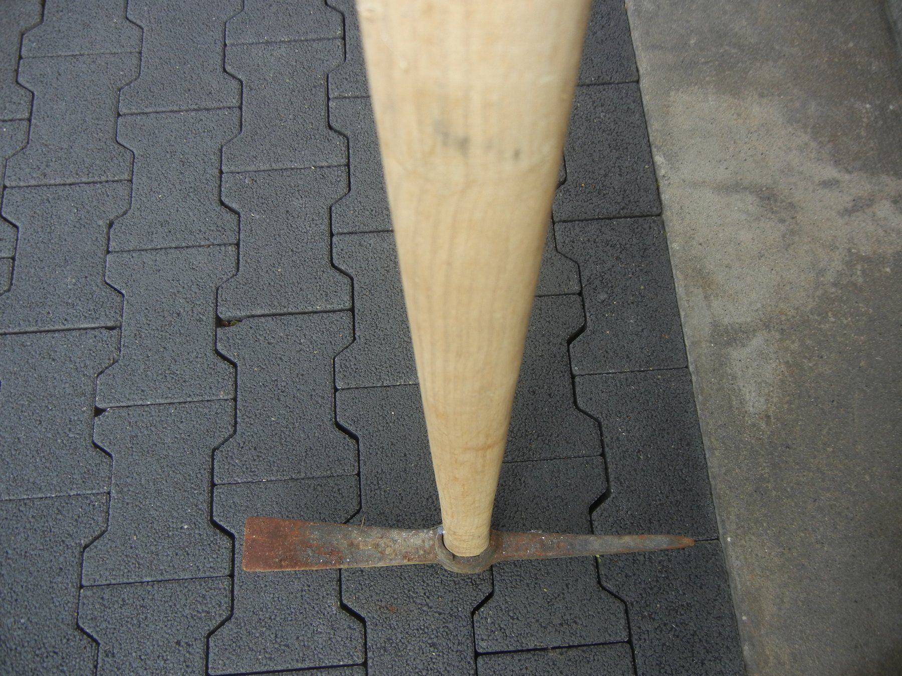 Kletterausrüstungen: Pickel mit Holz-Stiehl 100 cm – Gebraucht aus Langendorf von sonntag10 3