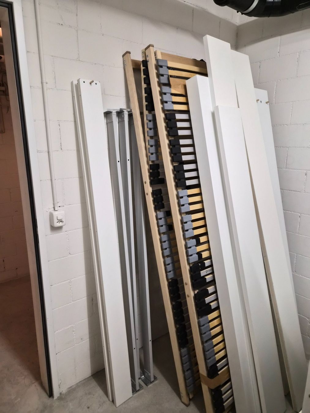 Letti: "Float"  Doppelbett mit 2 Lattenroste – Usato da Bassersdorf venduto da _Samsara_ 7