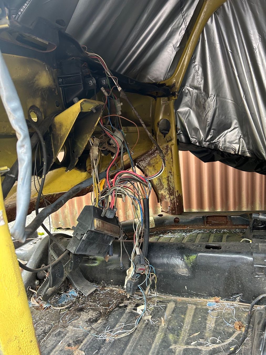 VW Autos: VW Käfer Restaurationsprojekt – Défectueux à Hauptwil par pat_22sj 2
