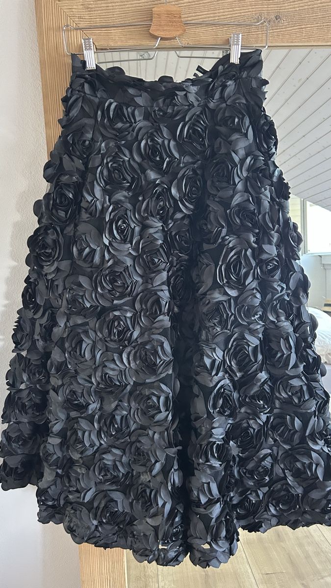 Röcke: Jupe ROTATE noire taille 36 avec roses 3D – Neu (gemäss Beschreibung) aus Arzier-Le Muids von kaczuszka 1