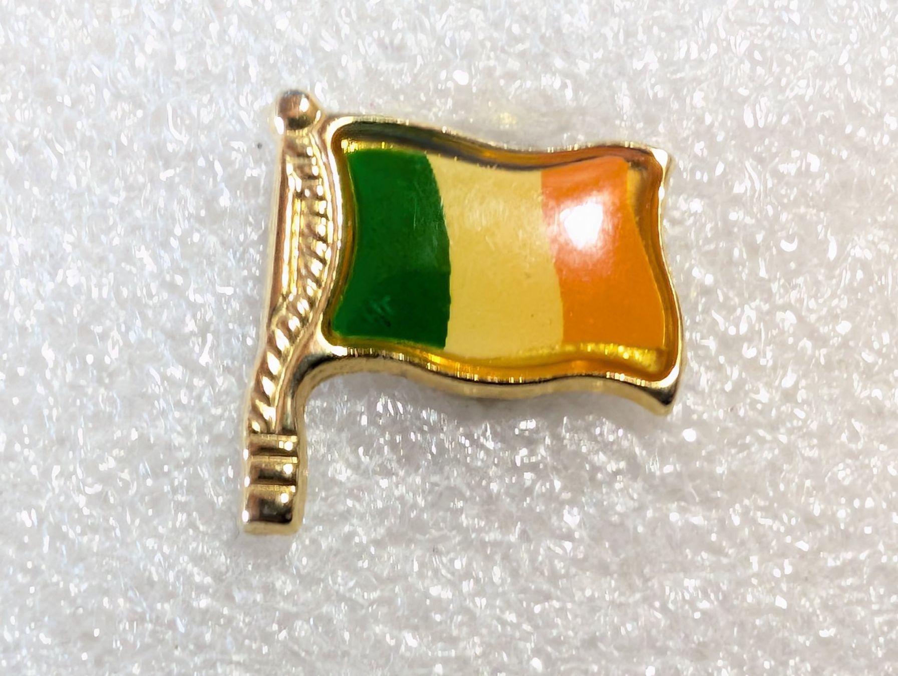 Plaquettes & Badges: Ansteckpin 291: Flagge – D'occasion à Oppligen par Pin-Fall-Shop