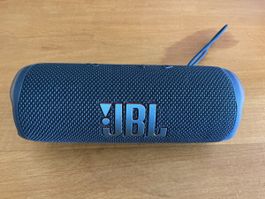 JBL Flip 6 Lautsprecher dunkelblau guter Zustand