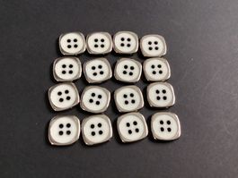 16 Knöpfe aus Kunststoff, eckig, weiss-silber, 1.5 cm