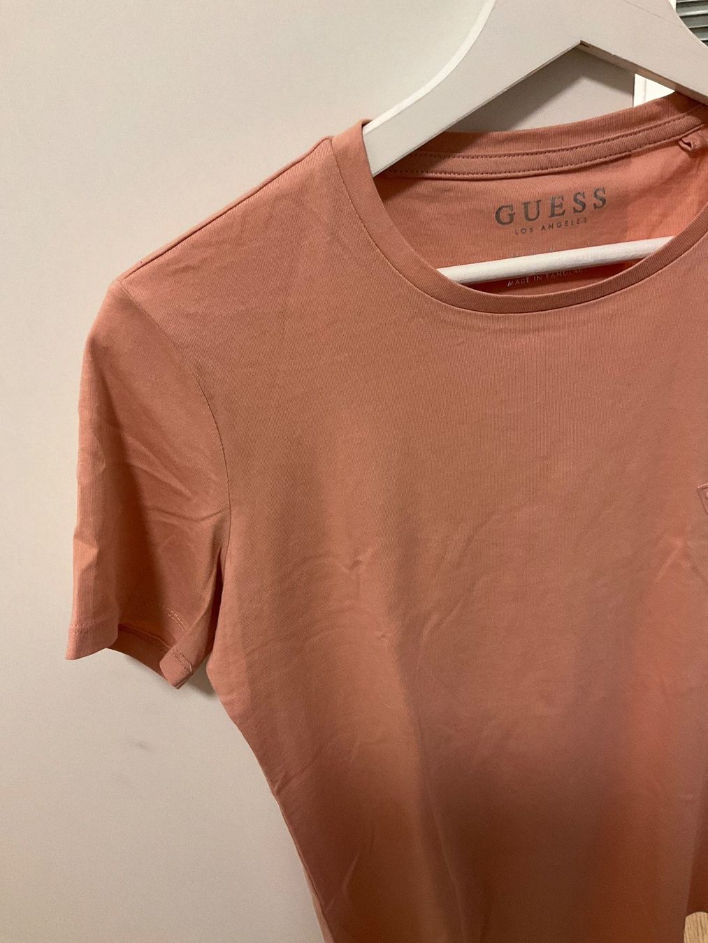 Guess T-shirt: Guess T-Shirt Gr.S – Nuovo (secondo la descrizione) da Schönenwerd venduto da d.chiara 1