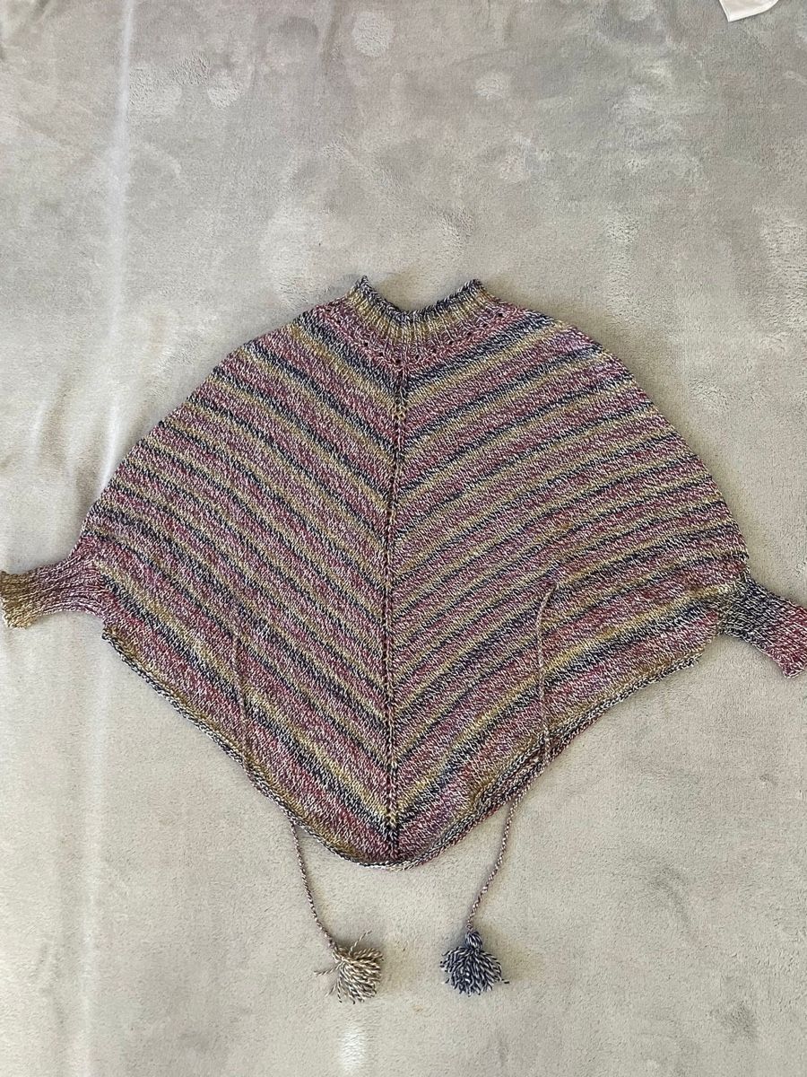 Altro in Moda donna: Poncho tricoté à rayures multicolores, taille unique – Nuovo (secondo la descrizione) da Vuippens venduto da ale_6gkb 3