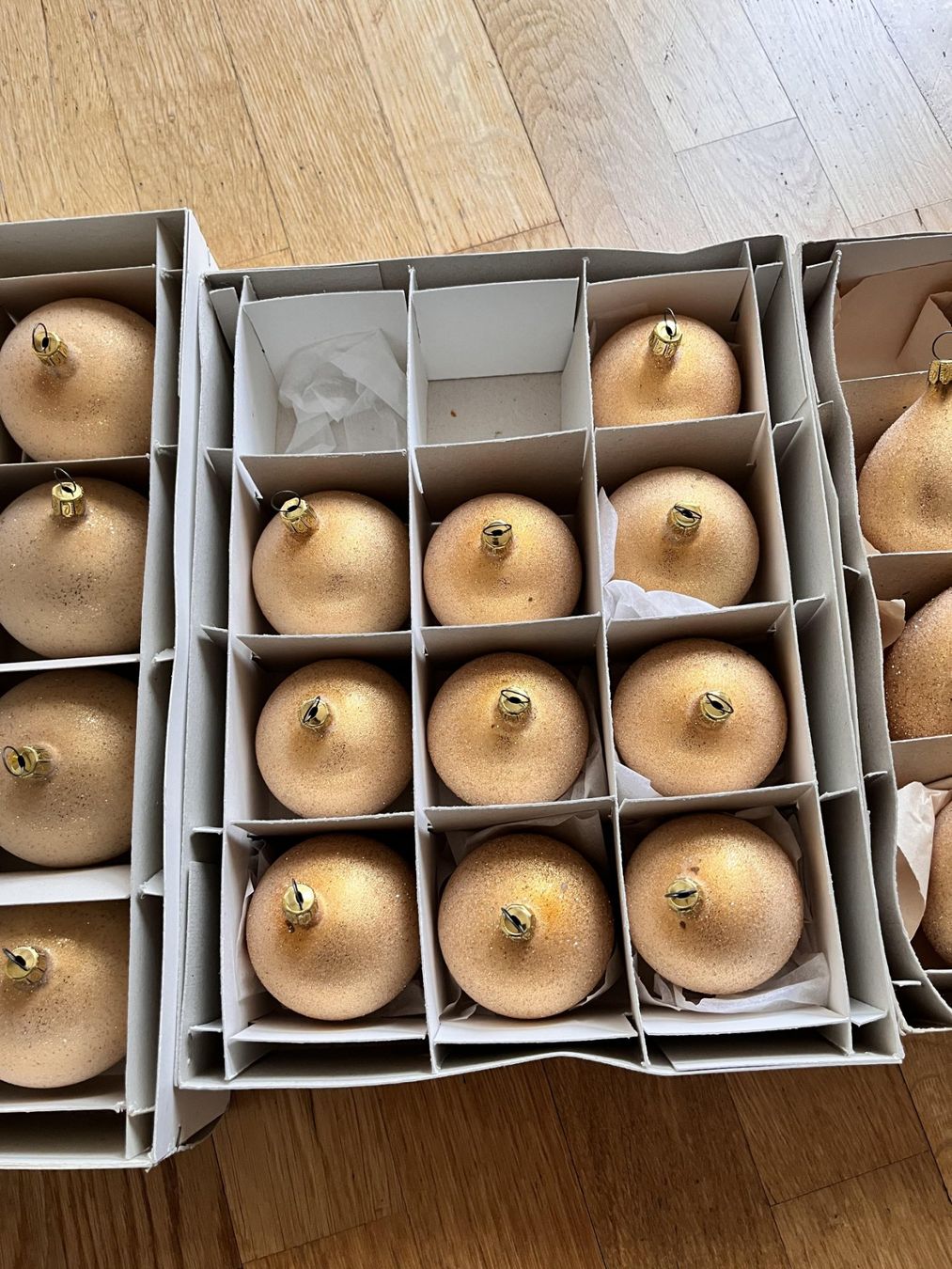 Tutte le decorazioni: Christbaumkugeln gold – Usato da Urtenen-Schönbühl venduto da Musk_69 2