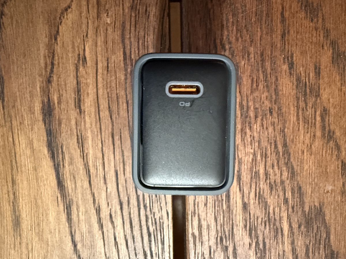 Aukey Caricabatterie: Aukey Comet 45W USB-C neuwertig grau – Nuovo (secondo la descrizione) da Luzern venduto da Roeschuko 2
