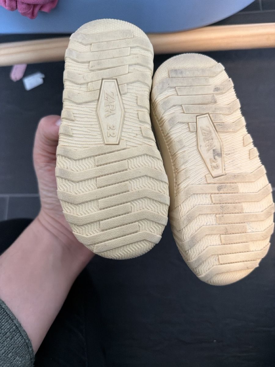 Zara Scarpe per ragazzi: Zara Sneakers Gr. 22 – Usato da Oftringen venduto da LikeiT 2